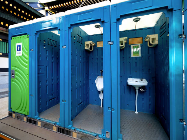 Porta potty delivery and setup in Marion, WI
